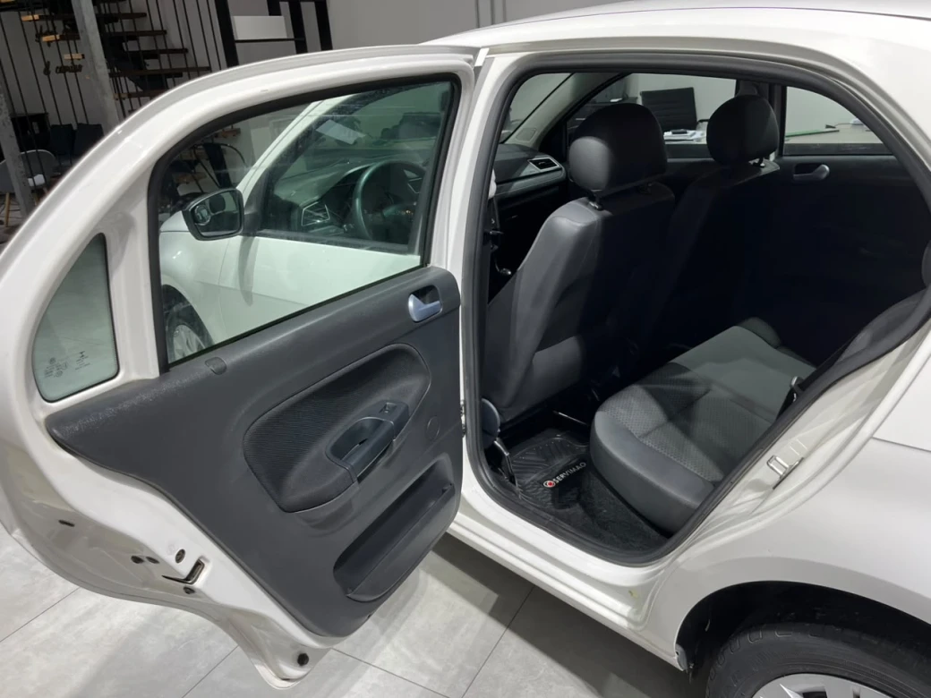 imagen 0 de vehiculo con id 2215